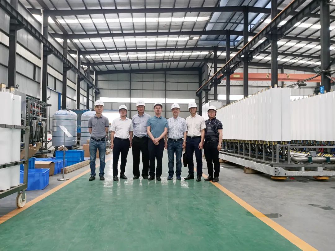 上海水合環(huán)境工程有限公司領(lǐng)導(dǎo)蒞臨碩特環(huán)?？疾旖涣?/></div>
      <div   id=